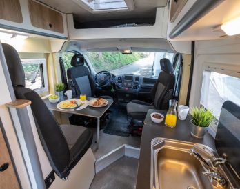 Dining area for 4 persons